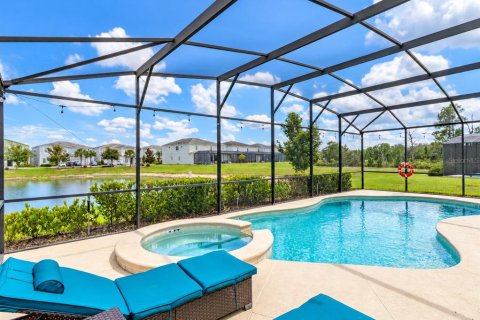 House in Davenport, Florida 5 bedrooms, 252.6 sq.m. № 2355616 - photo 9