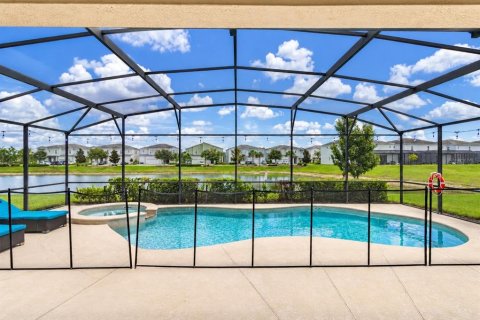 House in Davenport, Florida 5 bedrooms, 252.6 sq.m. № 2355616 - photo 19
