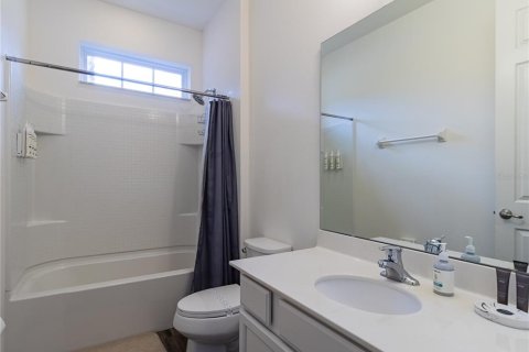 House in Davenport, Florida 5 bedrooms, 252.6 sq.m. № 2355616 - photo 3