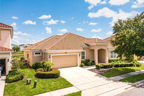 House in Davenport, Florida 5 bedrooms, 252.6 sq.m. № 2355616