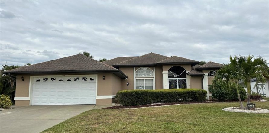 Casa en Port Charlotte, Florida 3 dormitorios, 220.83 m2 № 877235