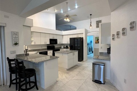 Casa en alquiler en Port Charlotte, Florida, 3 dormitorios, 220.83 m2 № 877235 - foto 13