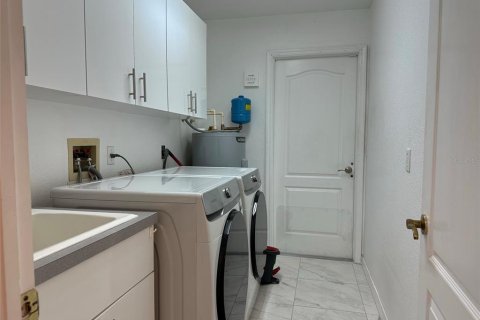 Casa en alquiler en Port Charlotte, Florida, 3 dormitorios, 220.83 m2 № 877235 - foto 29