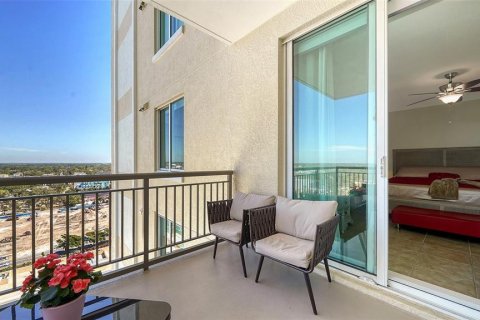 Condo in Sarasota, Florida, 2 bedrooms  № 1515581 - photo 13