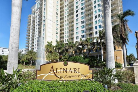 Condo in Sarasota, Florida, 2 bedrooms  № 1515581 - photo 1