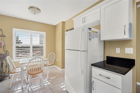 Condo in Sarasota, Florida, 2 bedrooms  № 2203113 - photo 7
