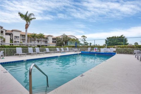 Condo in Sarasota, Florida, 2 bedrooms  № 2203113 - photo 27
