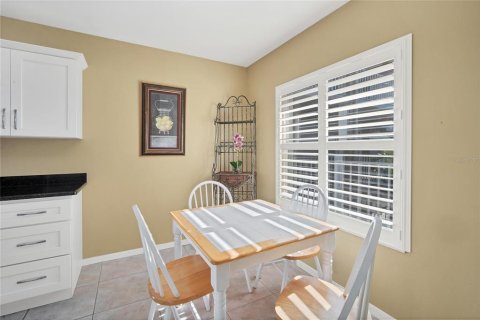 Condo in Sarasota, Florida, 2 bedrooms  № 2203113 - photo 8