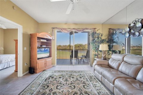 Condo in Sarasota, Florida, 2 bedrooms  № 2203113 - photo 11