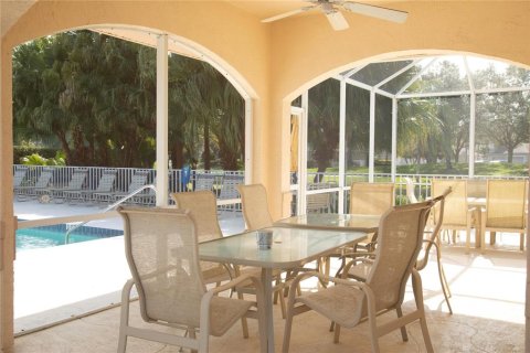 Condo in Sarasota, Florida, 2 bedrooms  № 2203113 - photo 25