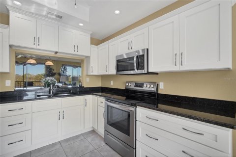 Condo in Sarasota, Florida, 2 bedrooms  № 2203113 - photo 4