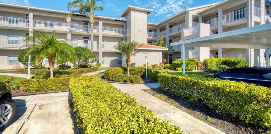 Condo in Sarasota, Florida, 2 bedrooms  № 2203113