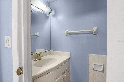 House in Winter Haven, Florida 4 bedrooms, 211.82 sq.m. № 2394448 - photo 25