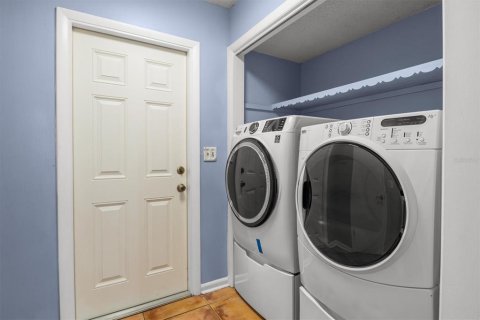 House in Winter Haven, Florida 4 bedrooms, 211.82 sq.m. № 2394448 - photo 24