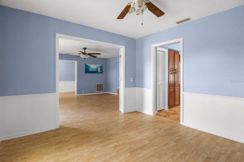 House in Winter Haven, Florida 4 bedrooms, 211.82 sq.m. № 2394448 - photo 11