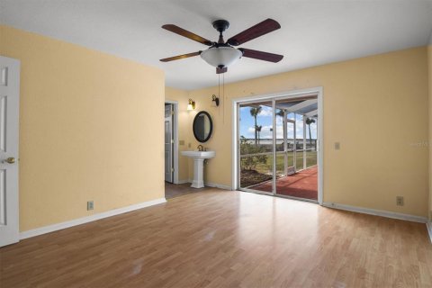 House in Winter Haven, Florida 4 bedrooms, 211.82 sq.m. № 2394448 - photo 28
