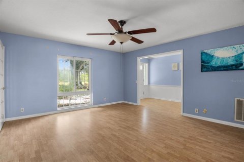 House in Winter Haven, Florida 4 bedrooms, 211.82 sq.m. № 2394448 - photo 18