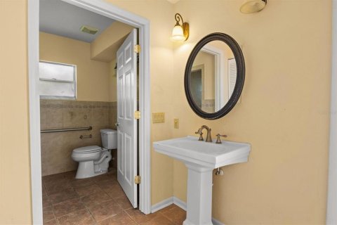 House in Winter Haven, Florida 4 bedrooms, 211.82 sq.m. № 2394448 - photo 30