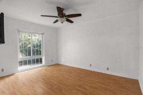 House in Winter Haven, Florida 4 bedrooms, 211.82 sq.m. № 2394448 - photo 15