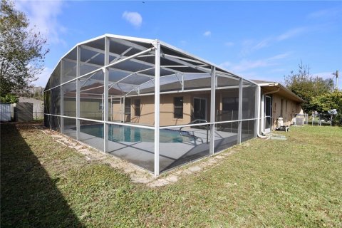 House in Kissimmee, Florida 3 bedrooms, 127.46 sq.m. № 2141402 - photo 28