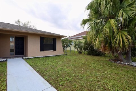House in Kissimmee, Florida 3 bedrooms, 127.46 sq.m. № 2141402 - photo 6
