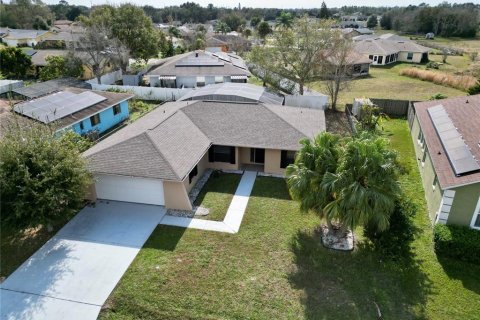 House in Kissimmee, Florida 3 bedrooms, 127.46 sq.m. № 2141402 - photo 3