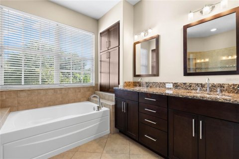 Villa ou maison à louer à Palm Harbor, Floride: 4 chambres, 267.37 m2 № 2424258 - photo 27