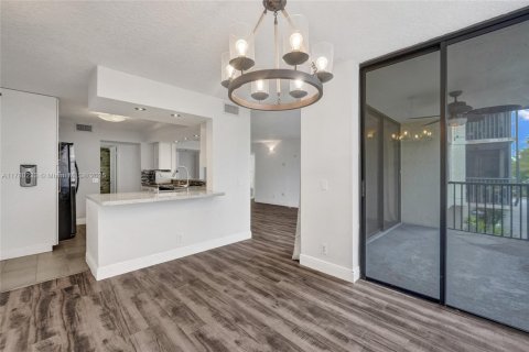 Condo in Oakland Park, Florida, 2 bedrooms  № 1698053 - photo 14
