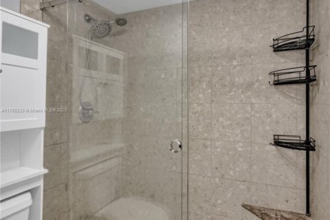 Condo in Oakland Park, Florida, 2 bedrooms  № 1698053 - photo 30