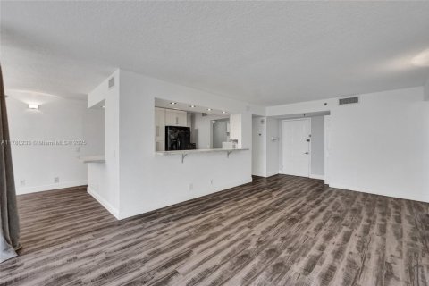 Condo in Oakland Park, Florida, 2 bedrooms  № 1698053 - photo 6