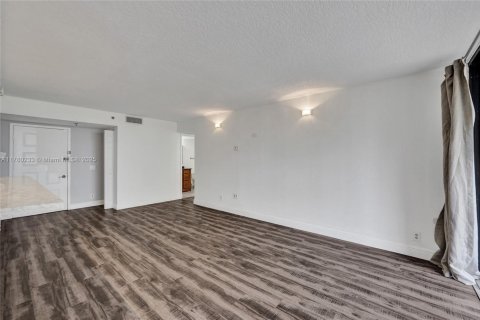 Condo in Oakland Park, Florida, 2 bedrooms  № 1698053 - photo 7