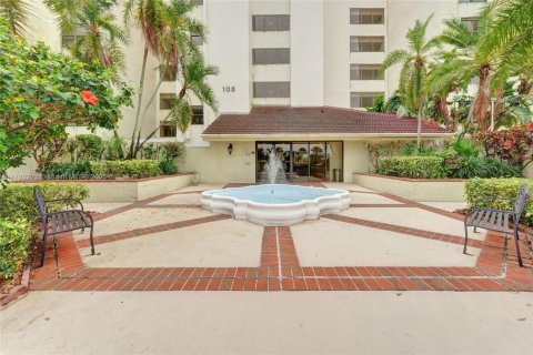 Condo in Oakland Park, Florida, 2 bedrooms  № 1698053 - photo 2