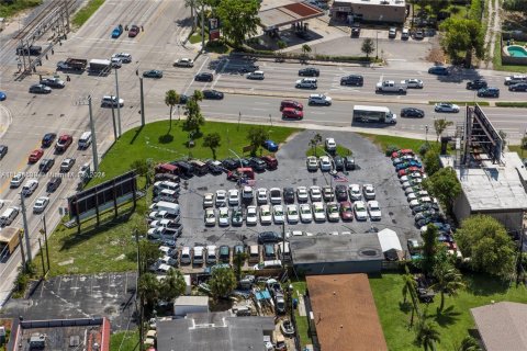 Купить коммерческую недвижимость в Помпано-Бич, Флорида № 1985121 - фото 4
