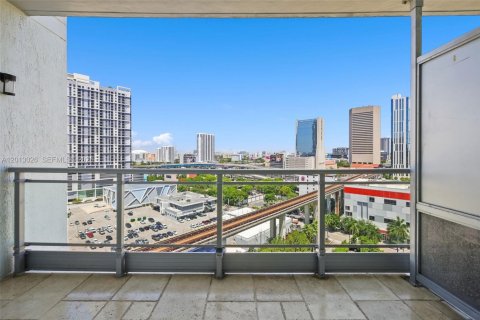Condominio en venta en Miami, Florida, 1 dormitorio, 68.38 m2 № 2075686 - foto 6