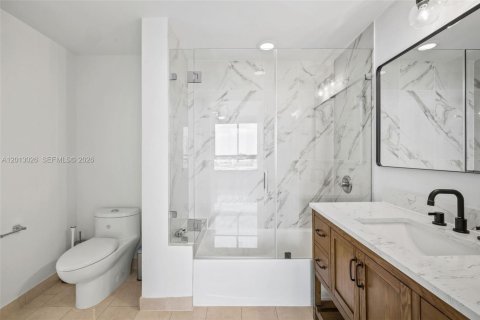 Condominio en venta en Miami, Florida, 1 dormitorio, 68.38 m2 № 2075686 - foto 15