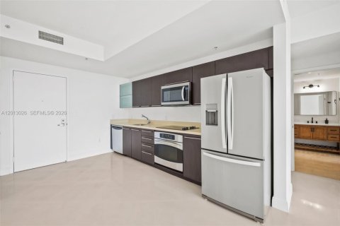 Condominio en venta en Miami, Florida, 1 dormitorio, 68.38 m2 № 2075686 - foto 8