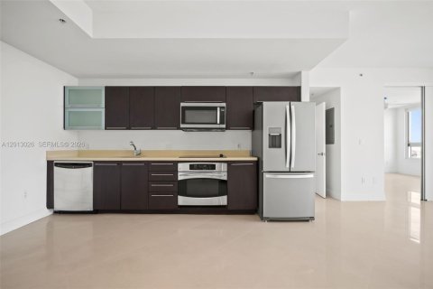 Condominio en venta en Miami, Florida, 1 dormitorio, 68.38 m2 № 2075686 - foto 3