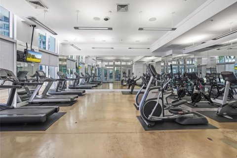 Condominio en venta en Miami, Florida, 1 dormitorio, 68.38 m2 № 2075686 - foto 24