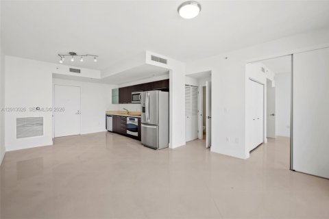 Condominio en venta en Miami, Florida, 1 dormitorio, 68.38 m2 № 2075686 - foto 9