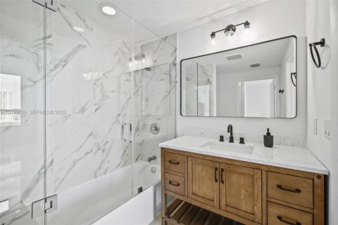 Condominio en venta en Miami, Florida, 1 dormitorio, 68.38 m2 № 2075686 - foto 16