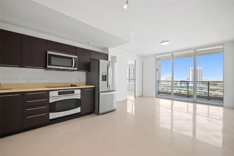Condominio en Miami, Florida, 1 dormitorio  № 2075686