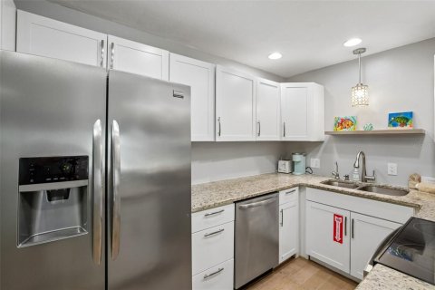 Купить виллу или дом в Брейдентон, Флорида 9 комнат, 165.37м2, № 2141035 - фото 14
