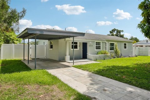 Casa en Bradenton, Florida 4 dormitorios, 165.37 m2 № 2141035