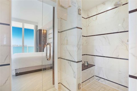 Condo in Miami Beach, Florida, 1 bedroom  № 2069561 - photo 27