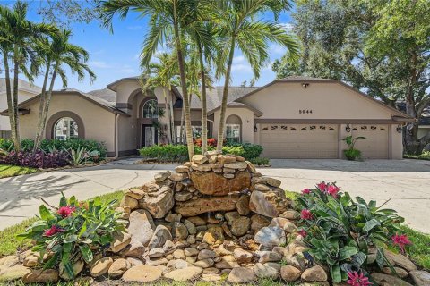 House in Tampa, Florida 4 bedrooms, 270.9 sq.m. № 2428861