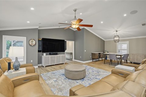 House in Tampa, Florida 4 bedrooms, 270.9 sq.m. № 2428861 - photo 20