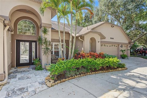 House in Tampa, Florida 4 bedrooms, 270.9 sq.m. № 2428861 - photo 7