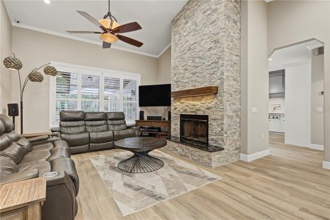 House in Tampa, Florida 4 bedrooms, 270.9 sq.m. № 2428861 - photo 13