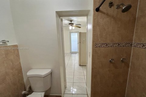 Immobilier commercial à louer à Miami, Floride: 1 chambre, 28.8 m2 № 2316060 - photo 8