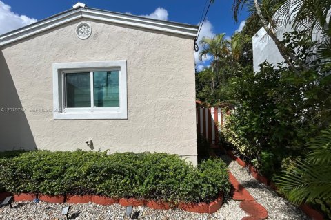 Immobilier commercial à Miami, Floride 1 chambre, 28.8 m2 № 2316060